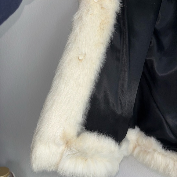 Vintage Genuine Rabbit Fur Coat Cream/ White Colored Size 6 - Picture 4 of 11